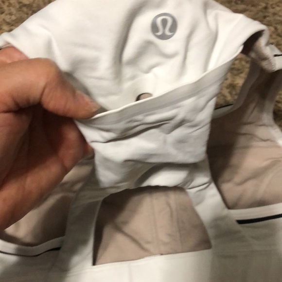 Lululemon sport bra size 6 white& black color - Picture 3 of 4